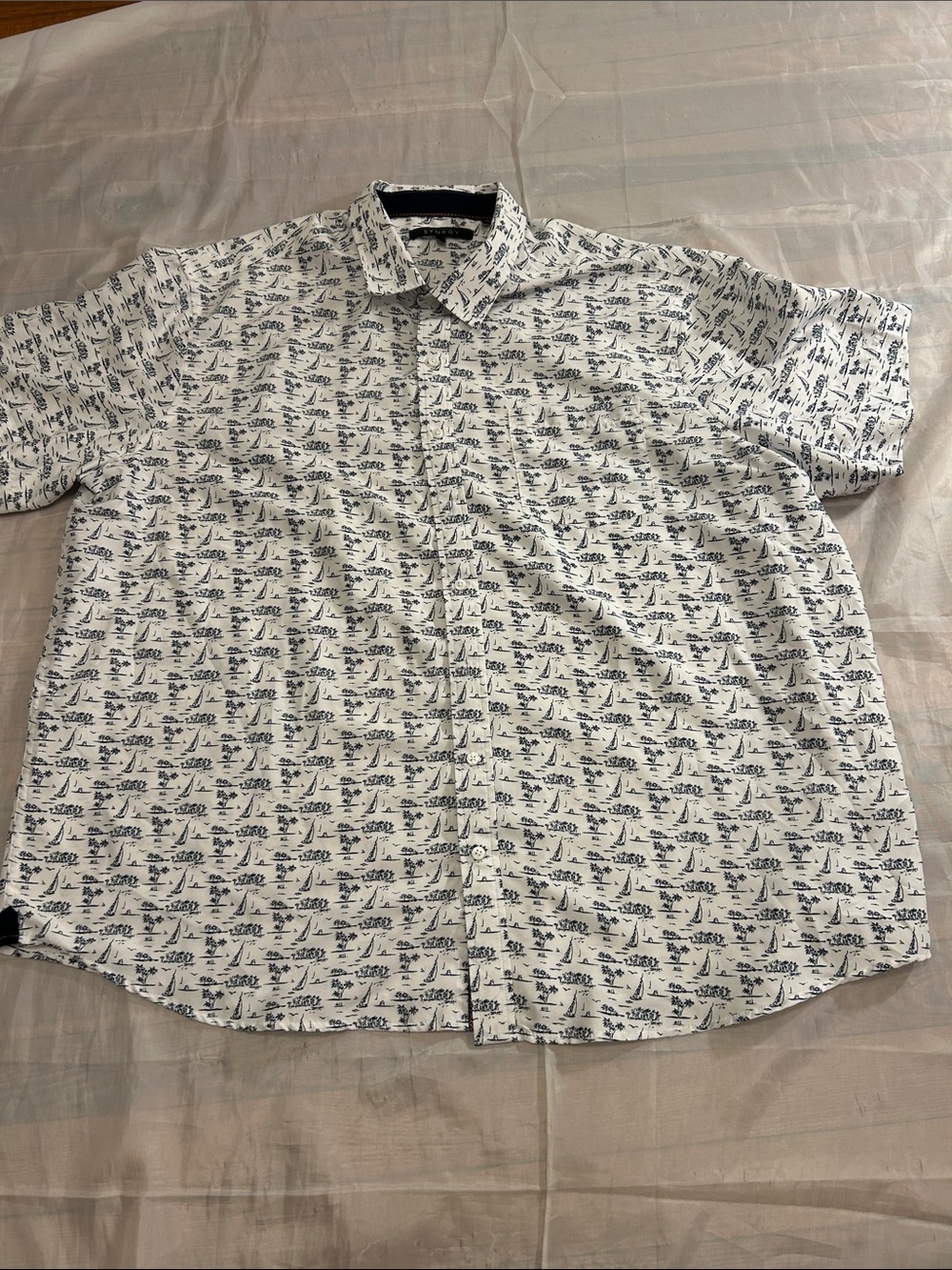 Casual Short-Sleeve White Button-Down Shirt with Navy Print